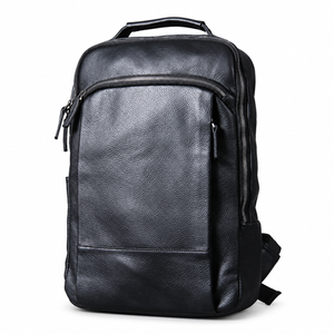 Laptoprucksack aus Rindsleder – Schwarz – M-802 – Produktansicht auf weißem Hintergrund